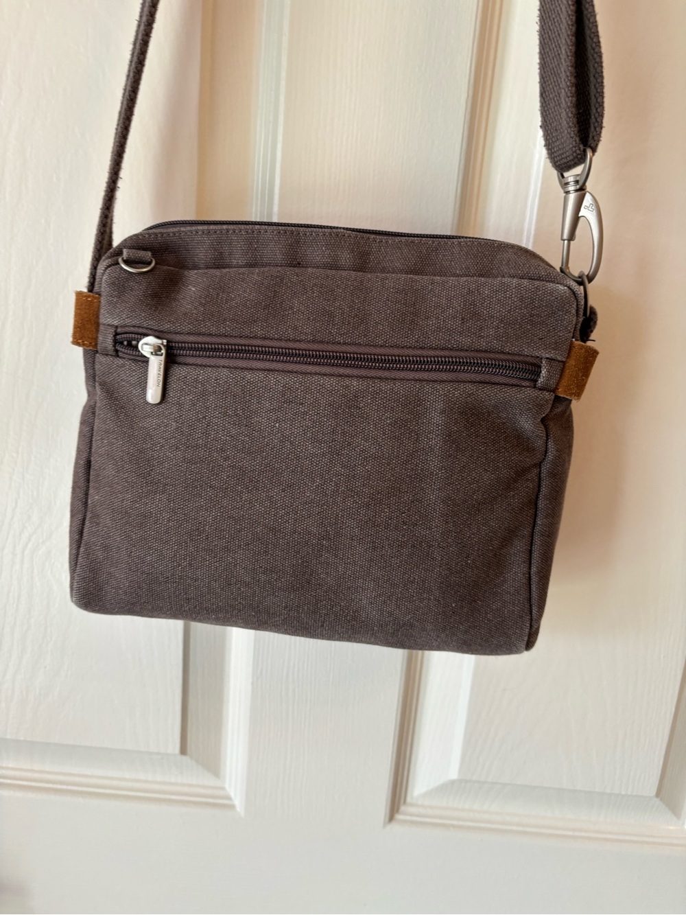 *NWOT* Travelon Brown Canvas Crossbody Bag - Picture 3 of 11